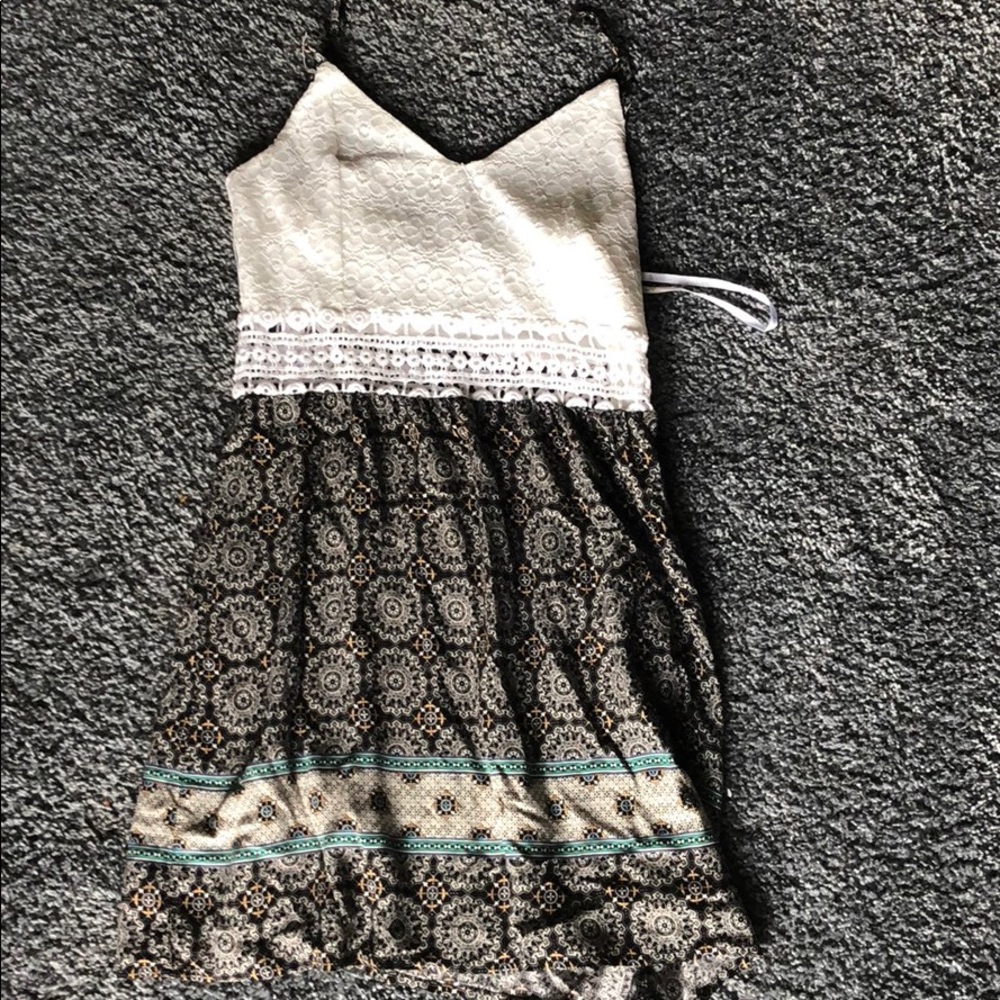 Short dress with pattern.
